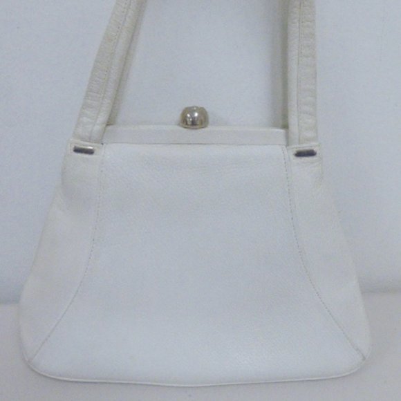 Vintage white designer leather handbag small - Picture 5 of 9